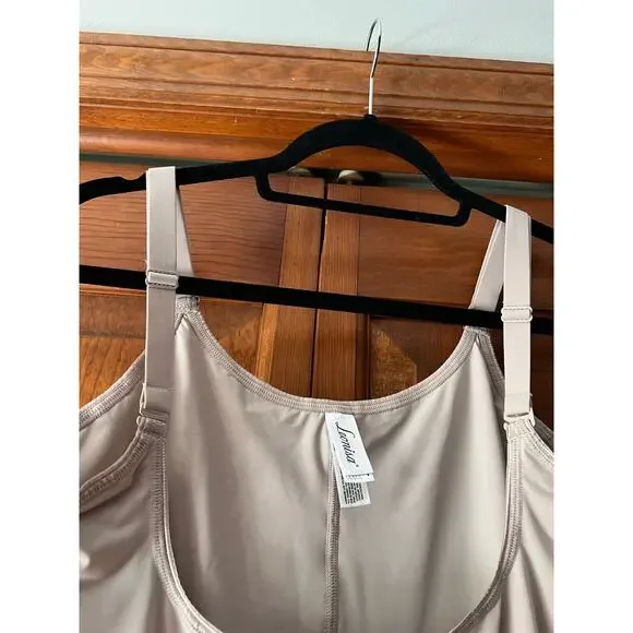 Leonisa Women's Undetectable Edge Boyshort Shaper with Booty Lifter Tan Size L